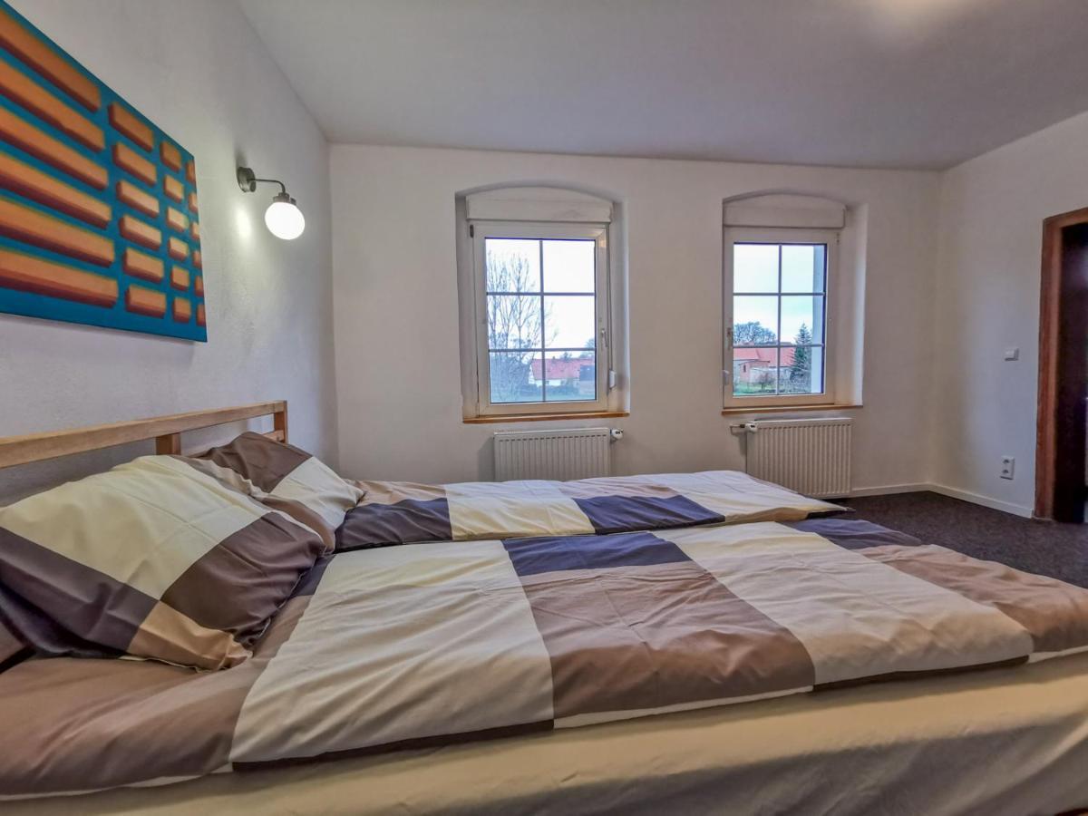 Apartment In Herrenhaus Gross Pinnow Extérieur photo