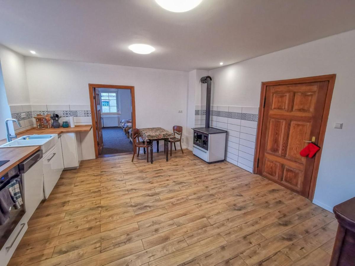 Apartment In Herrenhaus Gross Pinnow Extérieur photo