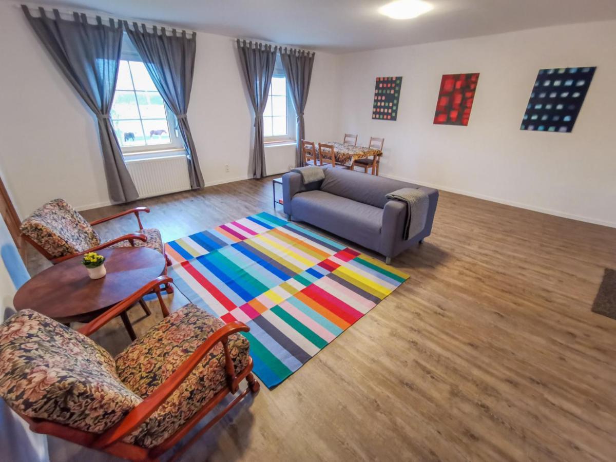 Apartment In Herrenhaus Gross Pinnow Extérieur photo